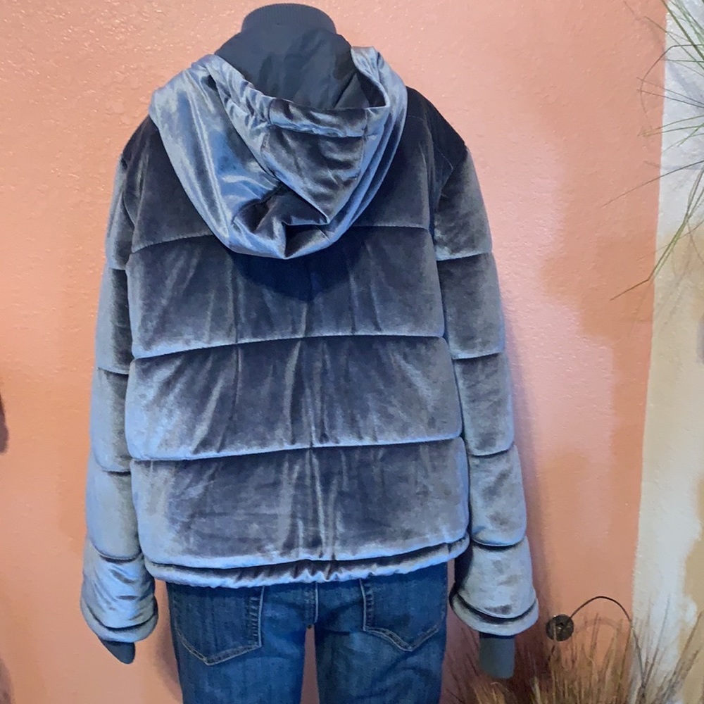 Excellent Condition Soft Jacket - image 4